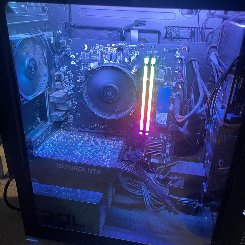 Omen PC - Picture 3 of 5